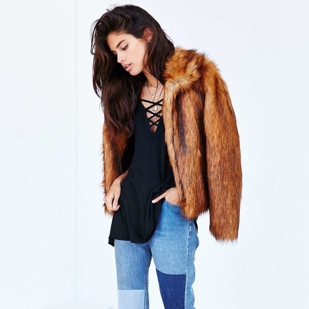 Ecoté Bonita Plunge Tunic Top - Picture 2 of 8